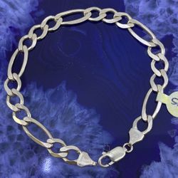 $2550 Yellow Gold Figaro Bracelet