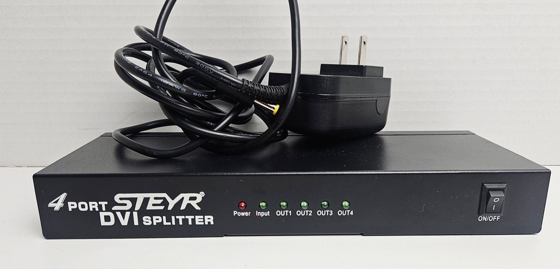 Steyr 4-Port DVI Splitter