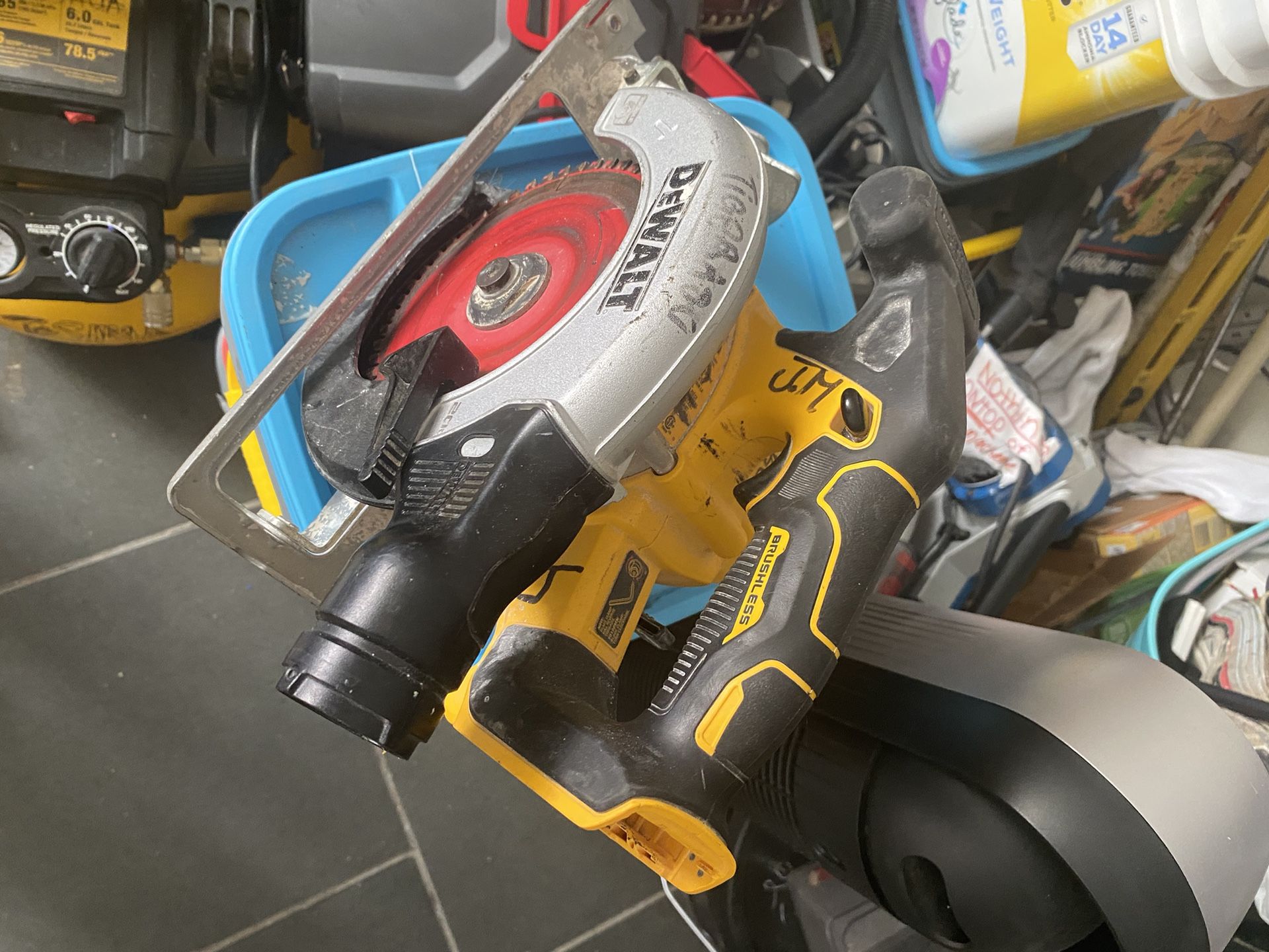 Dewalt Saw 