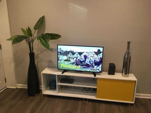 Tv Stand 4 Sale Paid 300 Asking 100 Firm For Sale In Philadelphia Pa Offerup