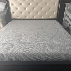 King Bed, Bench, Mirror