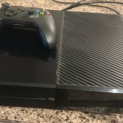 Xbox One w/ HDMI cord And controller 