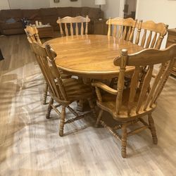 Solid Oak Dining Table And China Cabinet 