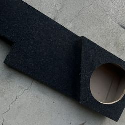 ($120 firm) 2014 to 19 Chevy / GMC Crew cab  2 10s sub box  *** NOT PORTED****