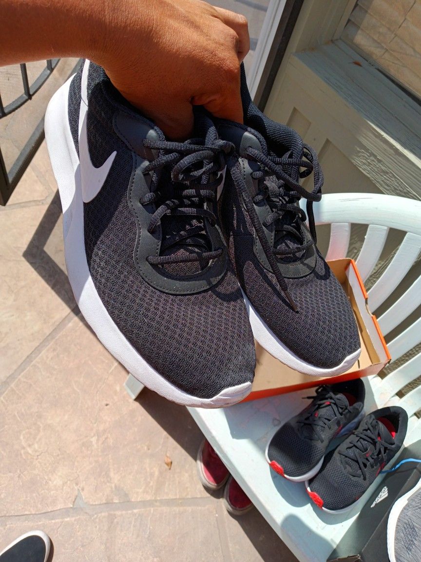 Nike Mens Tanjun Size 11.5
