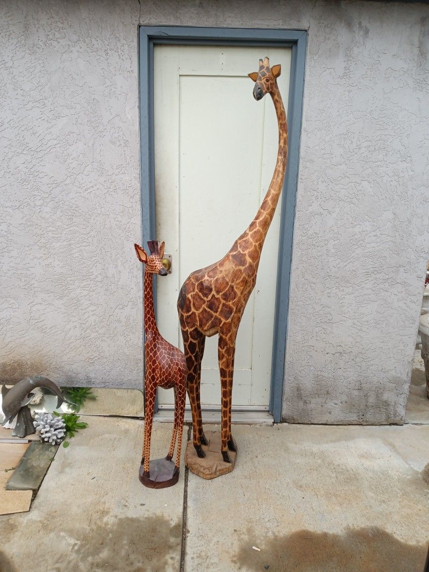 Mother And Baby Wooden Giraffe
