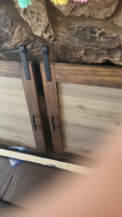 Small Barn doors with reel