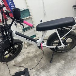 Haro E-bikes & Tow hitch Carrier 