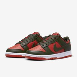 Nike Dunk Low  Size 9.5