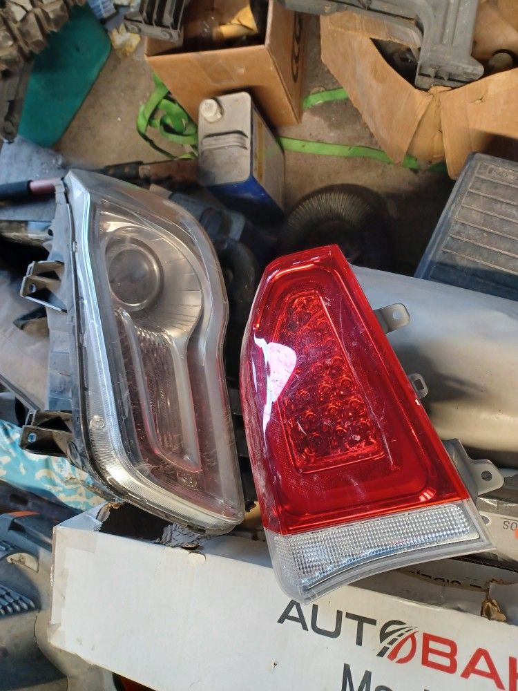 Chrysler 300 Headlight And Tailight