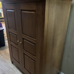 Ethan Allen TV Hutch Entertainment Center
