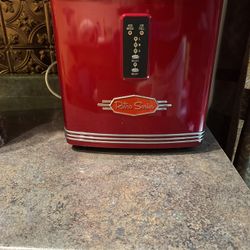 Ice maker - Local pick up only. Not working