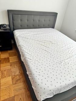 Full bed with mattress