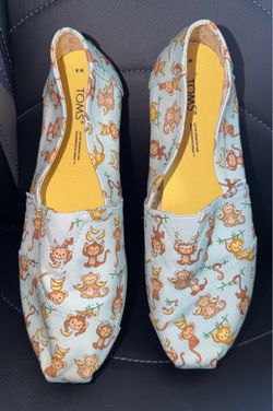 Women TOMS shoes