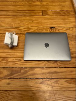 USE FOR PARTS ONLY! Apple Mid 2019 MacBook Pro with 2.4 GHz Intel Core i5, 13.3-inch, 8GB RAM, 256GB SSD - Space Gray