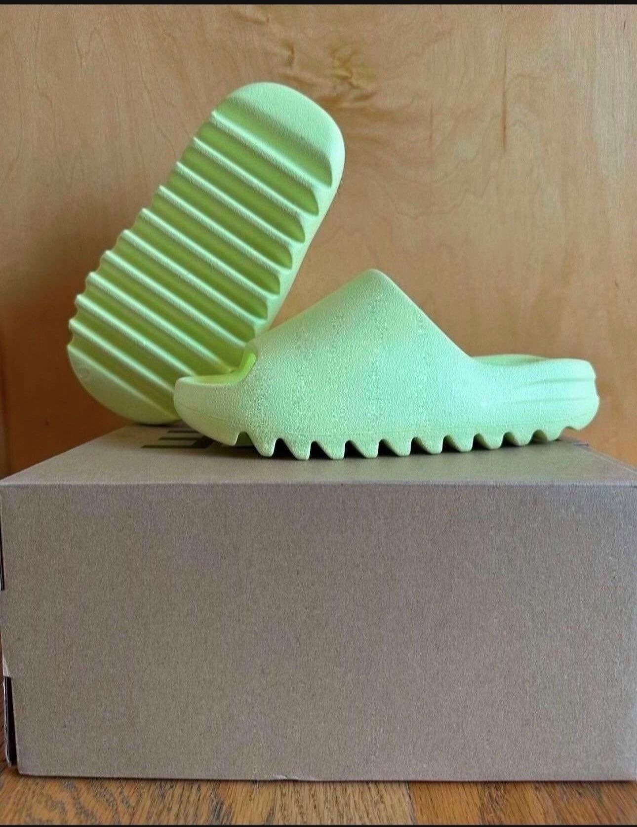Adidas Yeezy Slide Glow Green HQ6447 Men's Size 4 Brand New