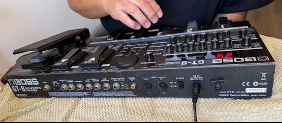 Boss GT-8 Guitar Multi-Effects Processor Pedal