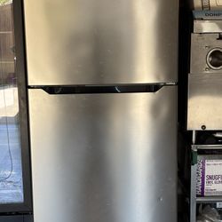 Insignia Refrigerator (gently Used)