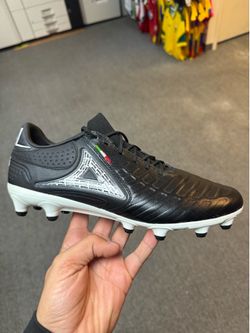 Pirma K- Leather Soccer Cleats - Black - Size 9