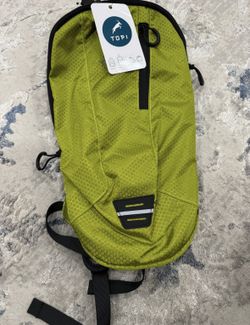 TOPI Camelback Lime Green HIKING Outdoors TRAIL Backpack Hydration