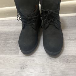 black timberlands 