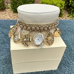 💕💜💕(NEW) Anne Klein Charm Bracelet Watch )NEW)