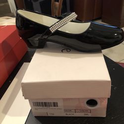 Brand New Girls Size 3 Fancy Black Shoes