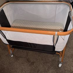 Brand new bedside bassinet