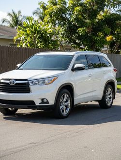 2014 Toyota Highlander · XLE