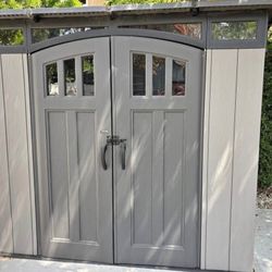 Lifetime 8x5 Modern Plastic Vinyl Resin Outdoor Storage Shed Excellent Condition 