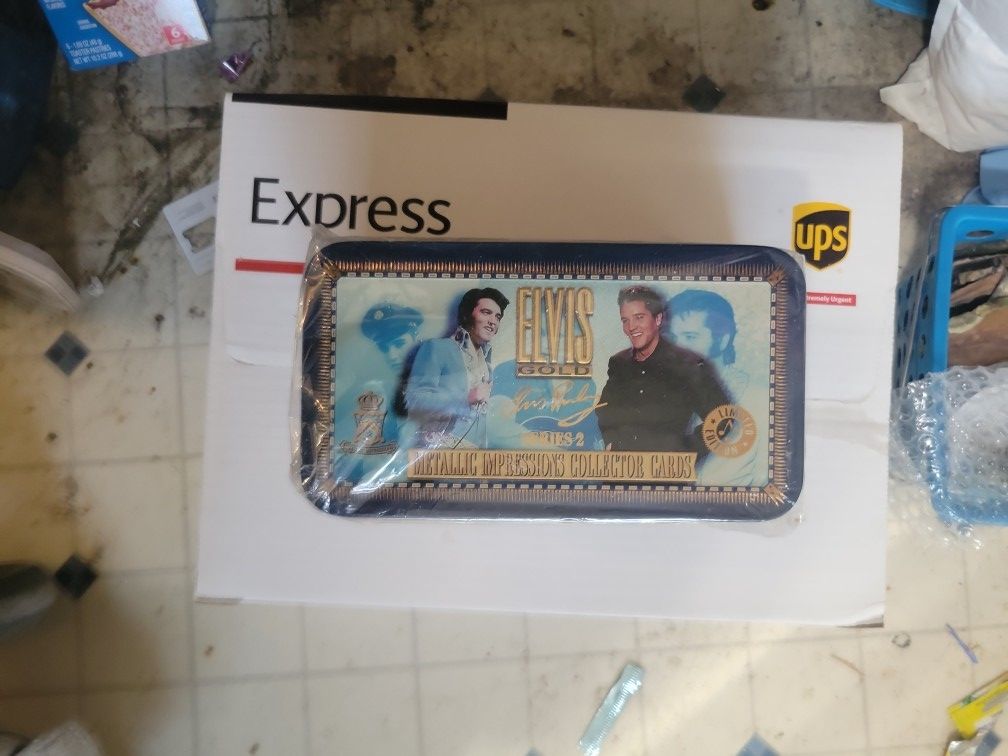 Elvis Gold Metalic Impressions Collector Cards