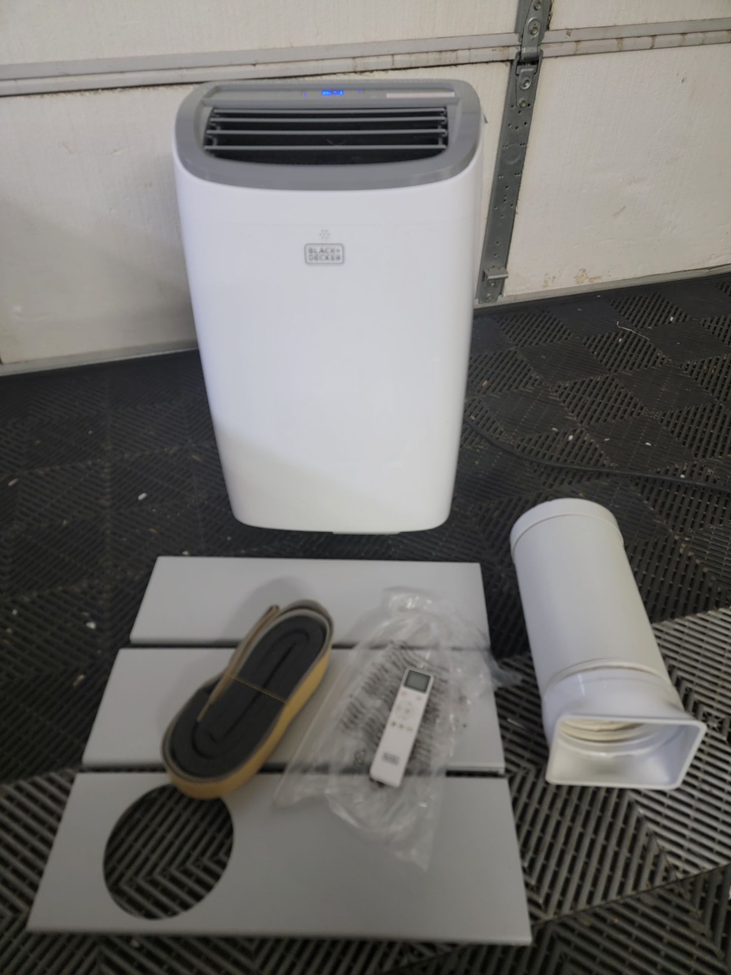 Black & Decker 9,000 BTU Portable Air Conditioner AC
