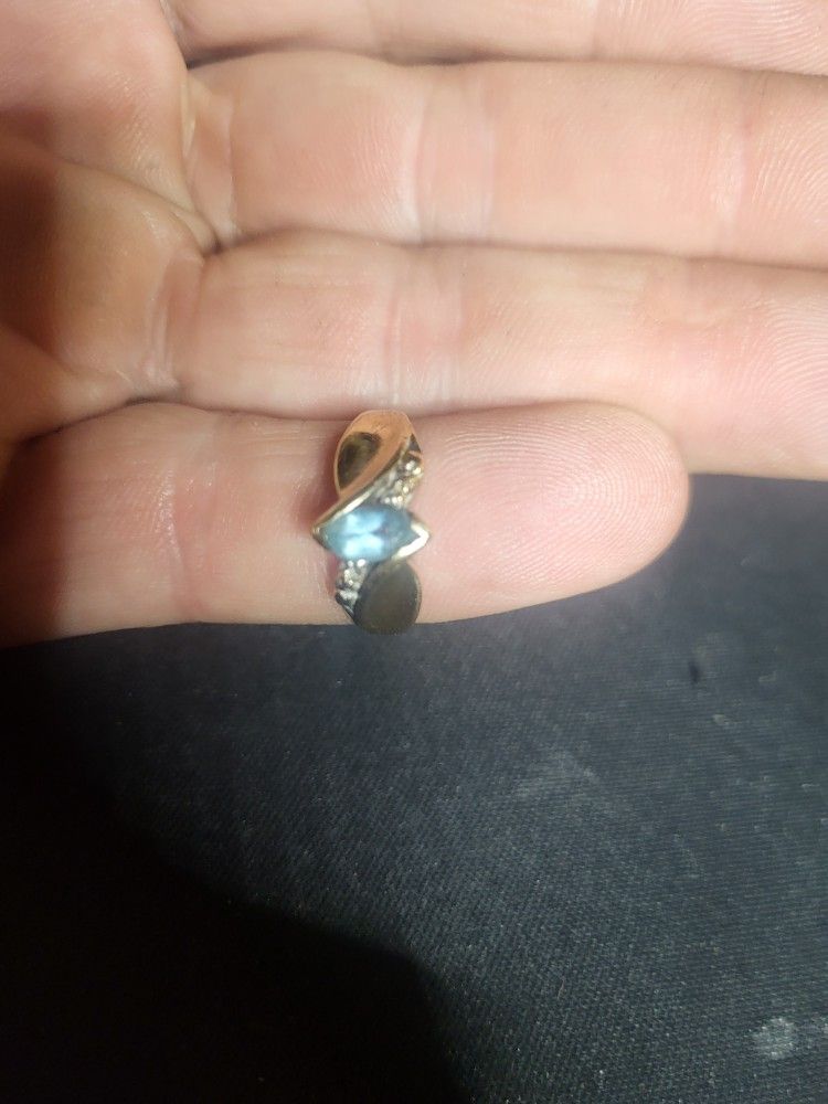 Woman's 10k Gold Ring With Topaz Stone