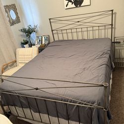 Queen metal bed frame set