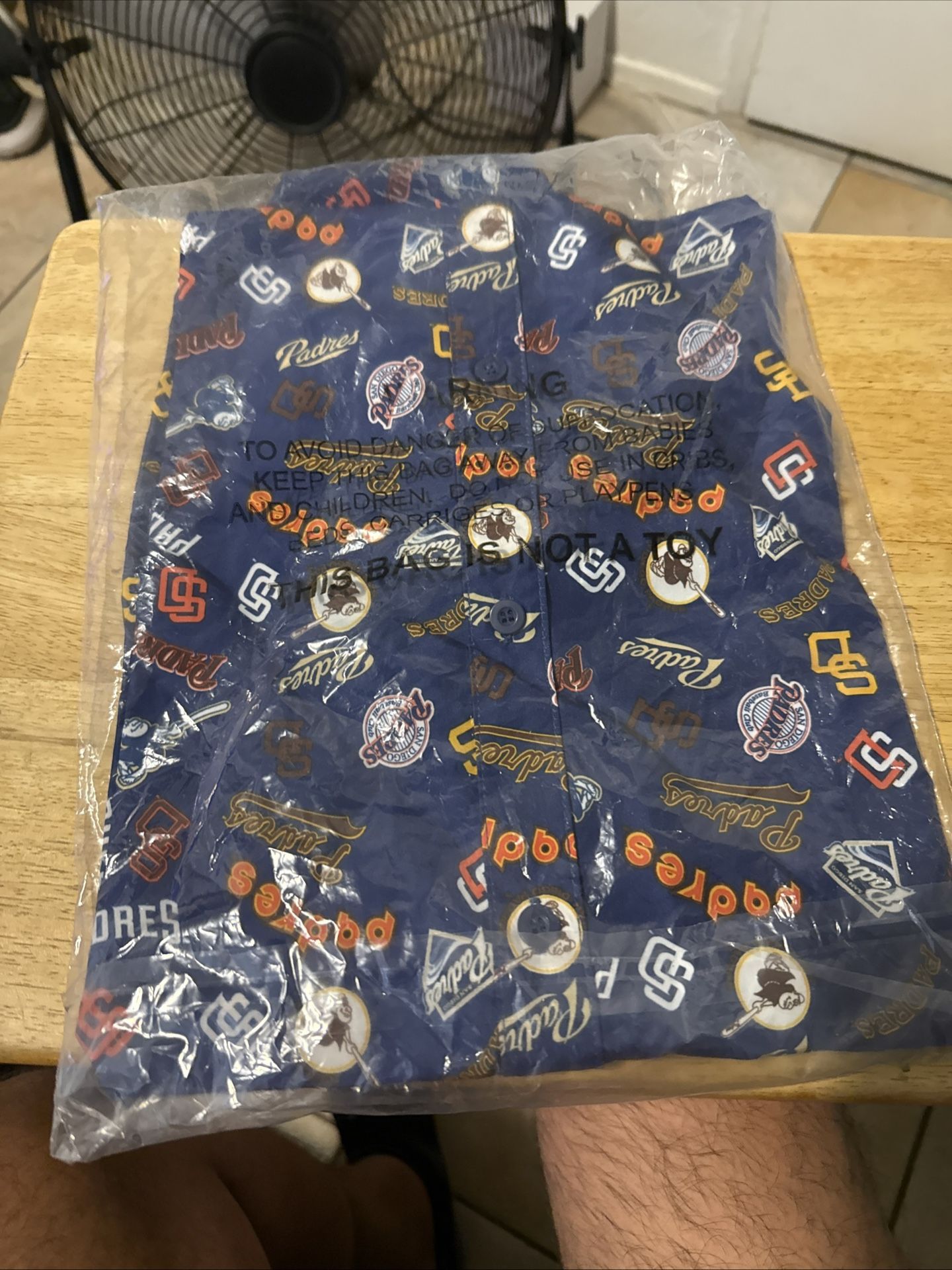San Diego Padres Hawaiian Full Button Shirt Men's Size XXl