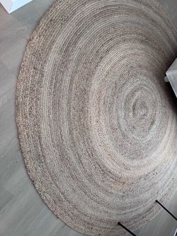 Large circular area rug 96”