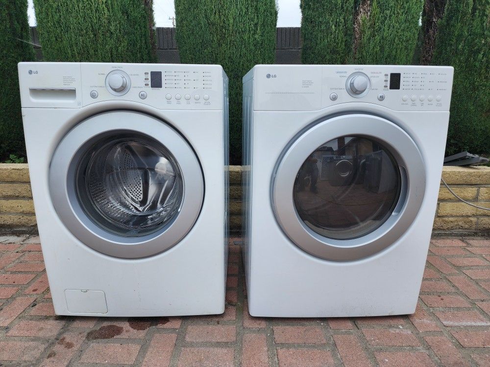 LG Washer And Gas Dryer Set 