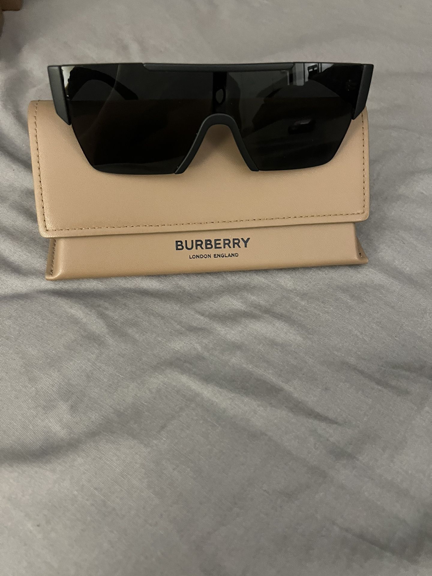 Burberry Sunglasses! Style BE4291