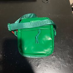 Supreme cross body/shoulder bag