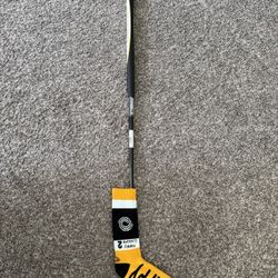 .Callaway-Odyssey-Happy-Gilmore-2-Hockey-Stick-Putter-IN-HAND
