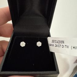 14K White Gold Diamond Earrings