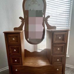 Pulaski Keepsake Vintage Vanity