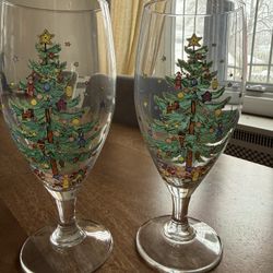 Christmas Glassware Beverage 16 Oz  SET of 8