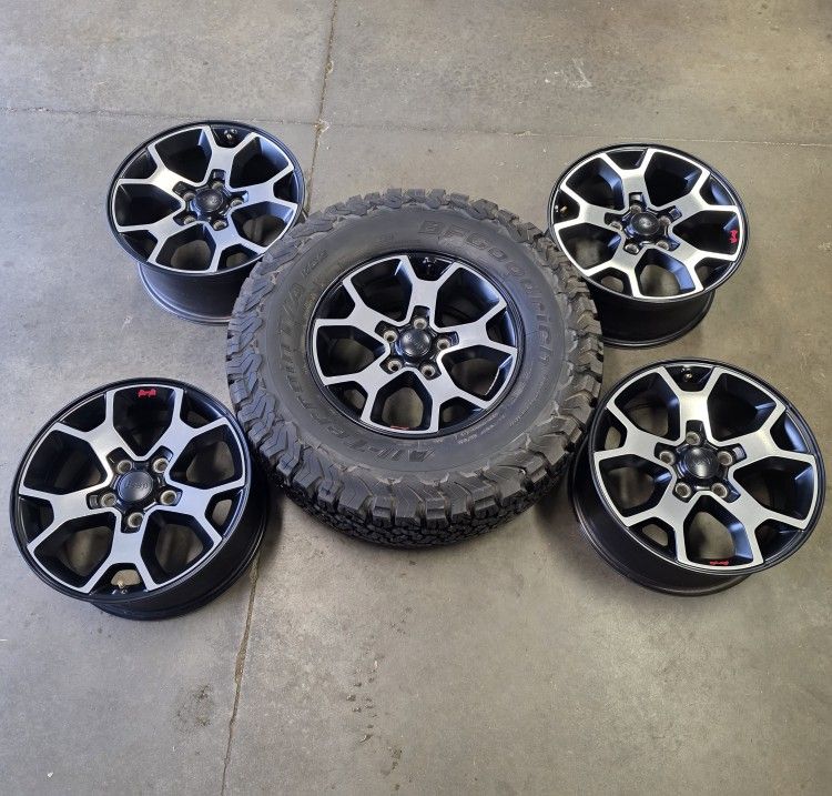 🔥 Rubicon 17" Wheels (Set of 5) w/ TPMS Sensors & NEW Spare!
