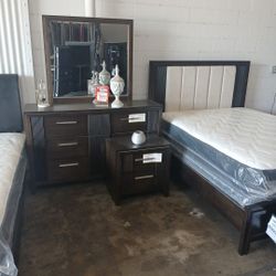 4 PC QUEEN  BED SET ASK FOR JOSE SE HABLA ESPAÑOL MARCAME AL 214-881-6021 