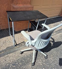 Desk & Chair  AS Seen In Photo Video Pick Up $10 Both Pieces