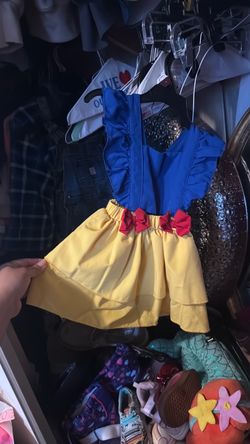 12-18months Snow White-inspired toddler dress features a vibrant yellow ruffled skirt and a bold blue bodice with red bows