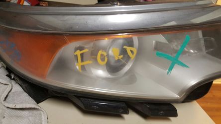 2010 Ford Edge Halogen right headlight