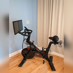 Peloton Bike - Excellent - 2023 - Brownfield, ME