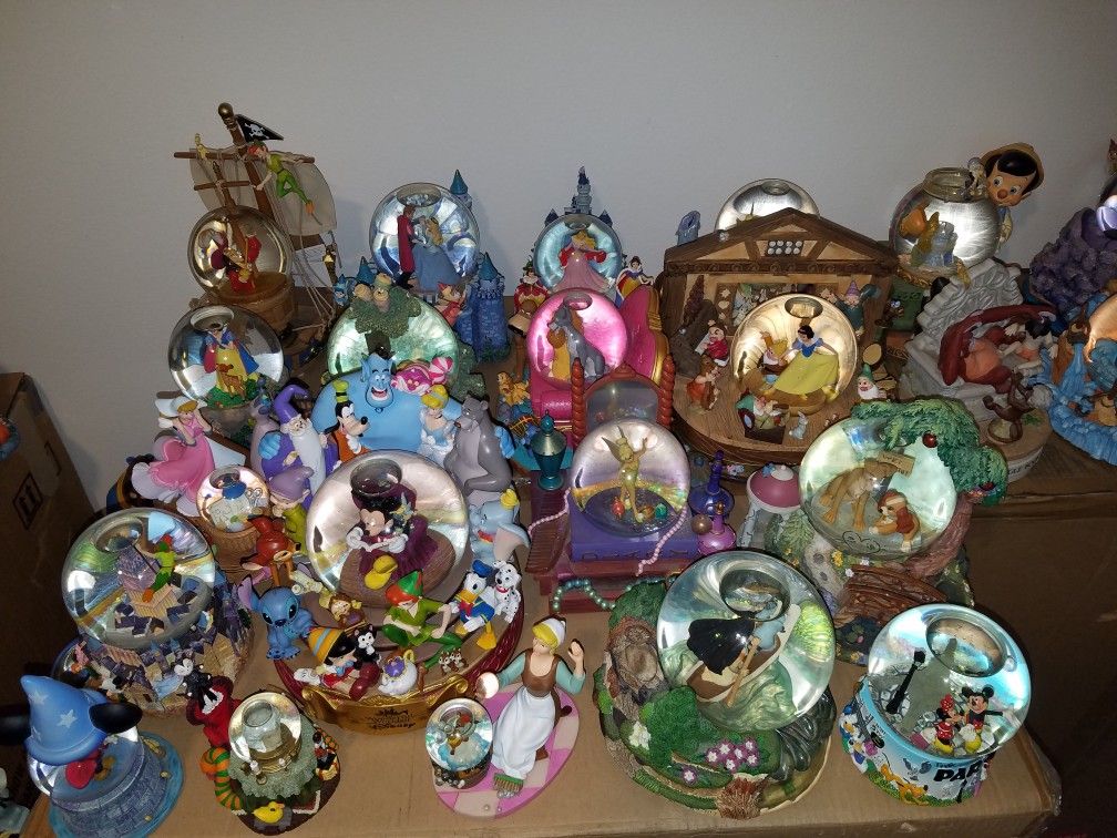 Disney musical snowglobe collection water snow globe
